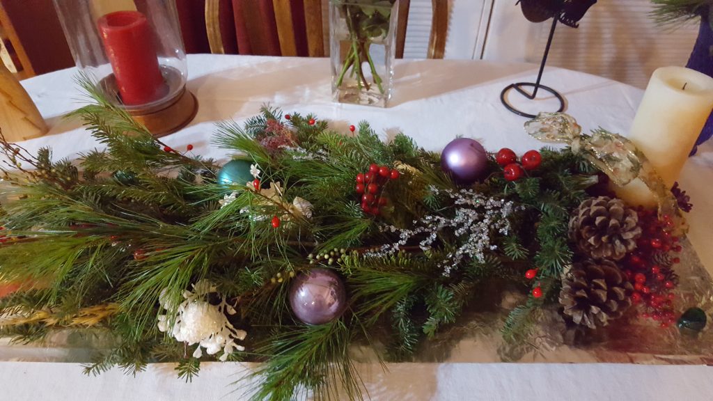 Xmas-003-2017-12-22 Dining Room Table